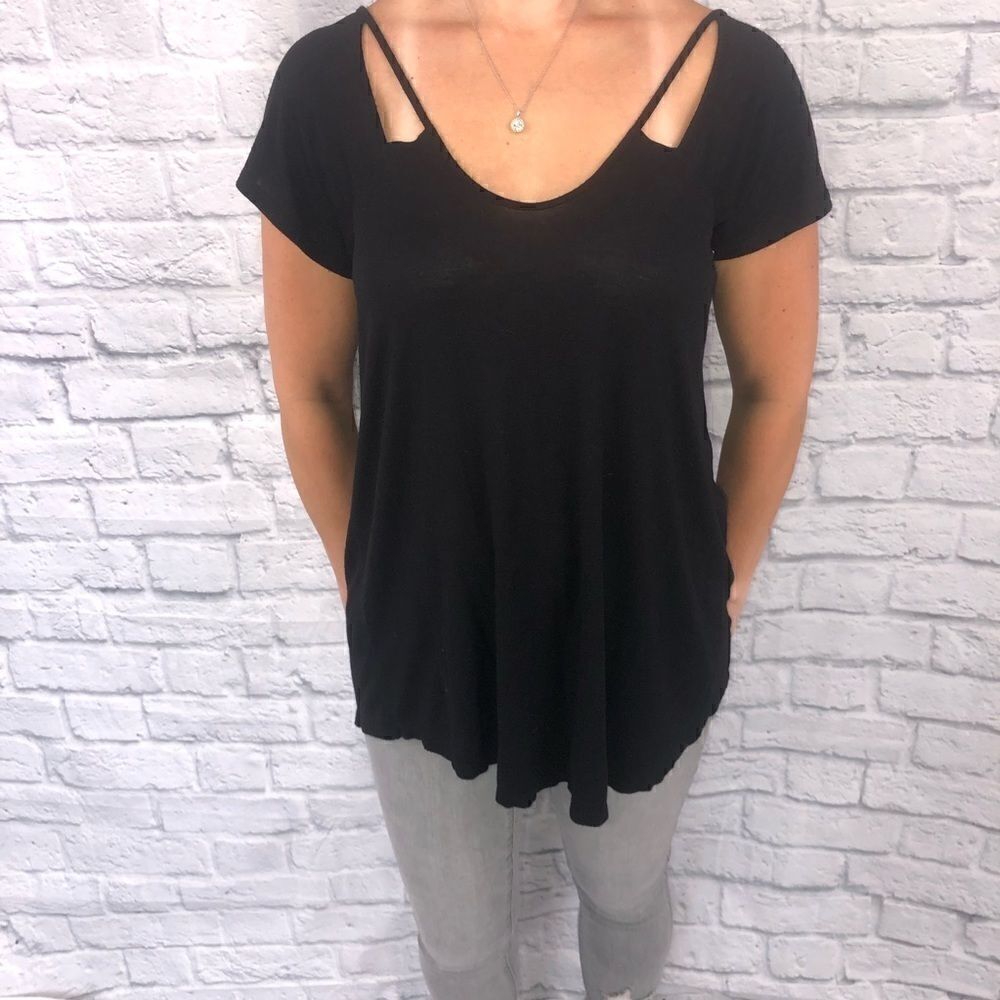 Charlotte Russe scoopneck Open cut shoulder top black sz Med women